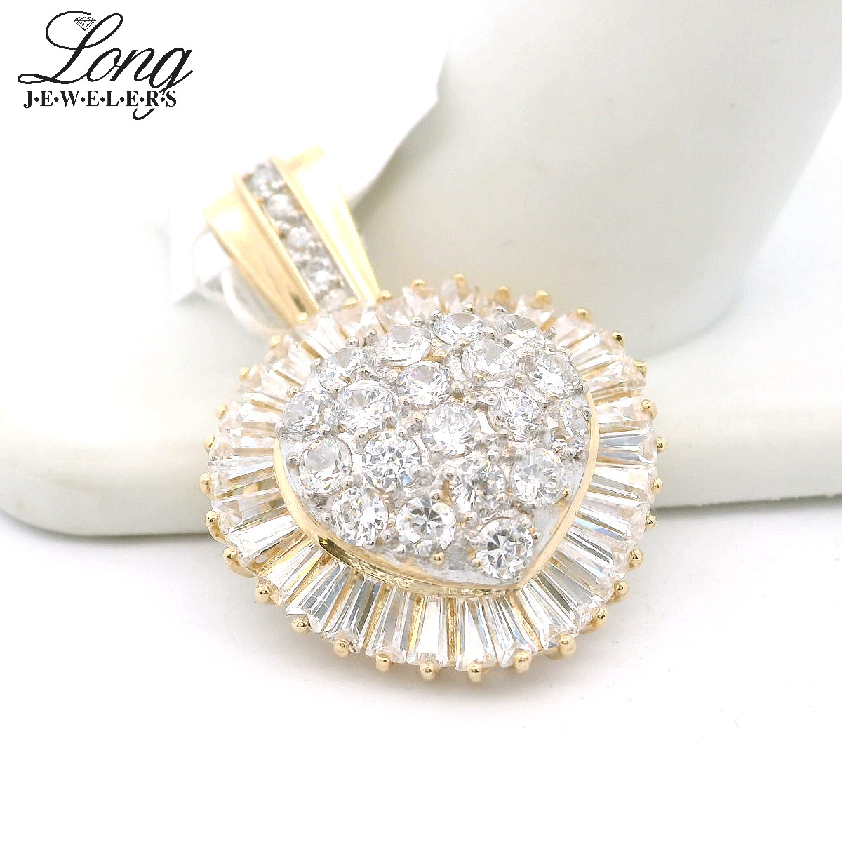 Elegant 14K Yellow Gold Pendant Necklace - Timeless Charm Elegant 14K Yellow Gold Pendant Necklace - Timeless Charm