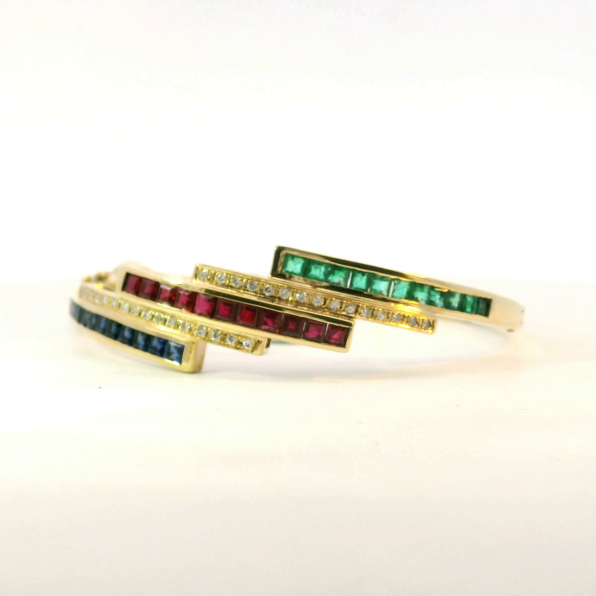 14K Yellow Gold Gemstone Bracelet | Elegant & Timeless Design