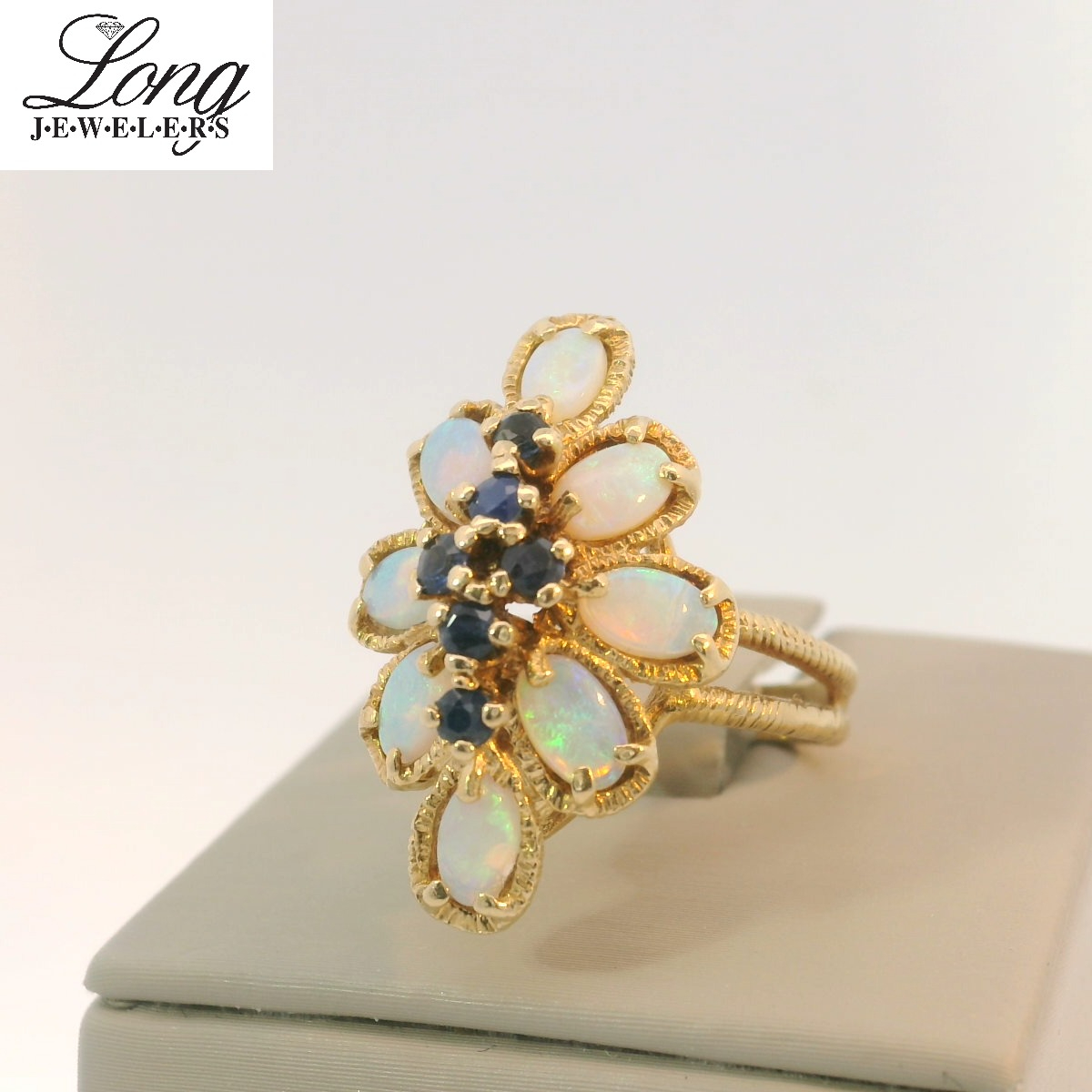 14K Yellow Gold Gemstone Ring: Elegant and Vibrant Style