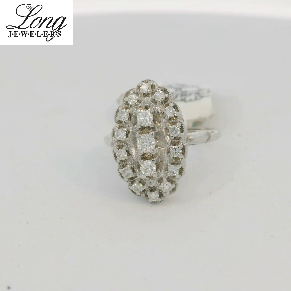 14K White Gold Cluster Ring: Dazzling Diamond Display