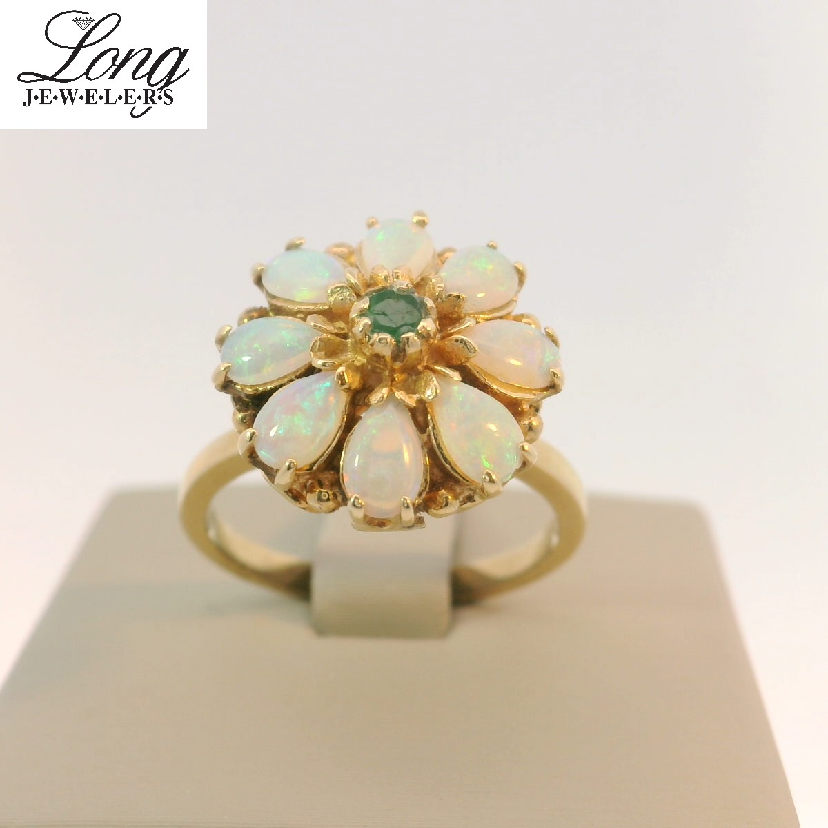 14K Yellow Gold Gemstone Ring: Elegant and Vibrant Luxury 14K Yellow Gold Gemstone Ring: Elegant and Vibrant Luxury