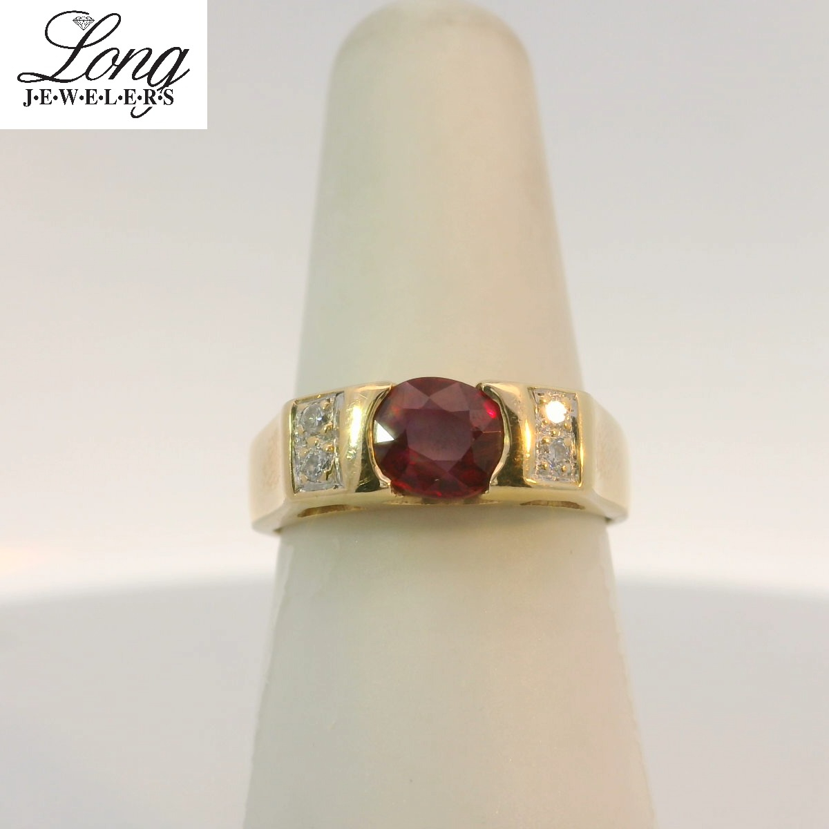 Stunning 18K Yellow Gold Gemstone Ring | Elegant & Vibrant Designs Stunning 18K Yellow Gold Gemstone Ring | Elegant & Vibrant Designs