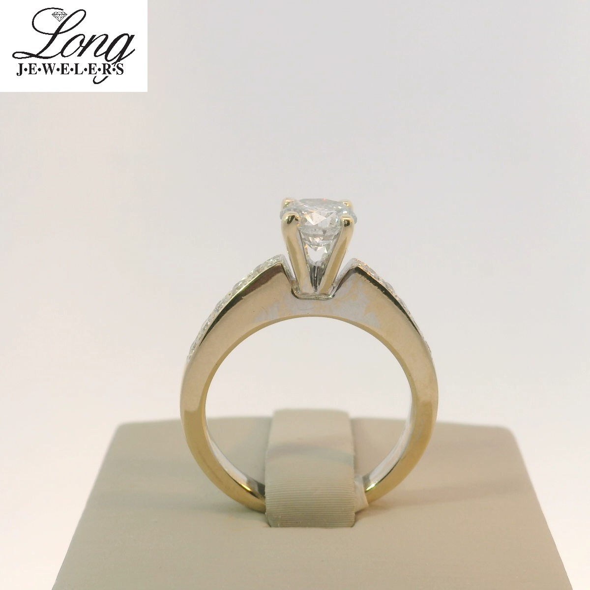 Stunning 18K Yellow Gold Gemstone Ring | Elegant Luxury