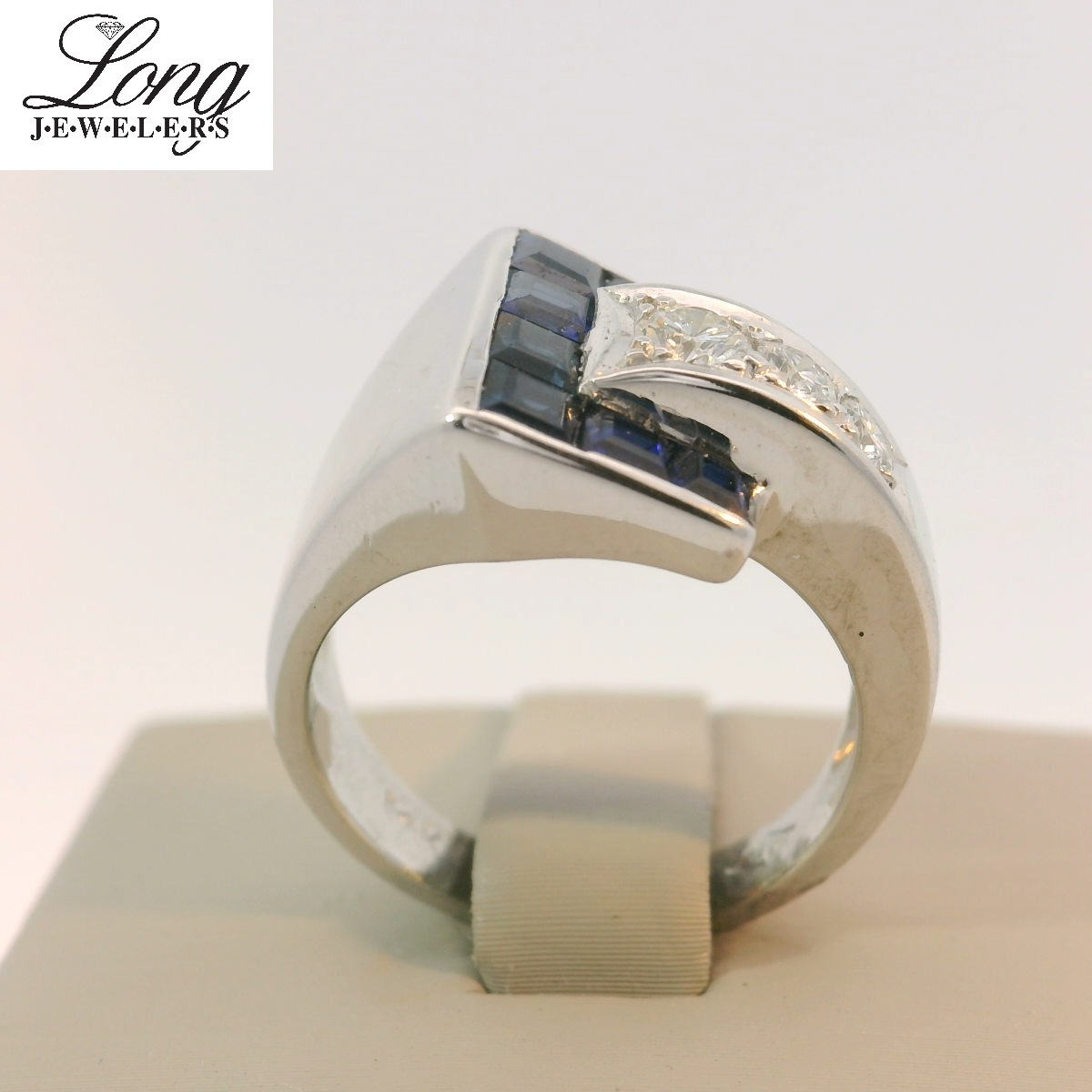 14K White Gold Gemstone Ring: Elegant and Timeless Beauty