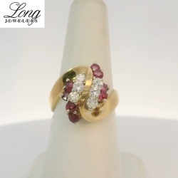 14K Yellow Gold Cluster Ring: Timeless Elegance and Sparkling Brilliance