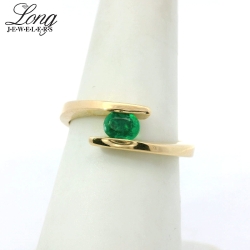 Stunning 18K Yellow Gold Gemstone Ring for Timeless Elegance
