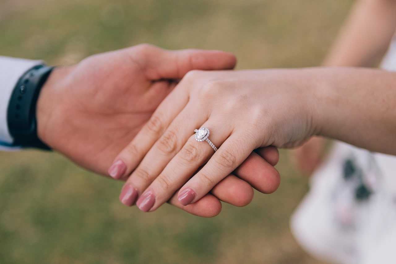 GUIDE TO MODERN ENGAGEMENT RING STYLES GUIDE TO MODERN ENGAGEMENT RING STYLES